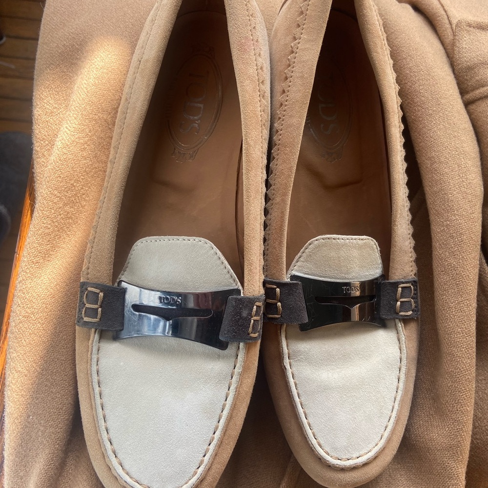 Tod's Beige and Cream Loafers